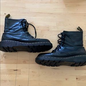 DR MARTENS black lace up boot 7.5
